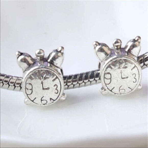 🦄5 for $35🦄 Clock Charm - Picture 1 of 2